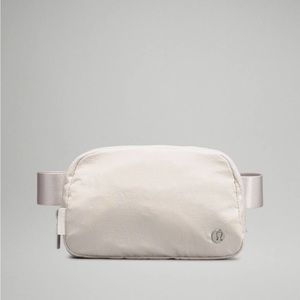 NWT Lululemon everywhere belt bag